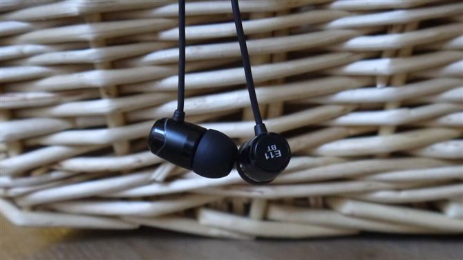 SoundMagic E11BT review